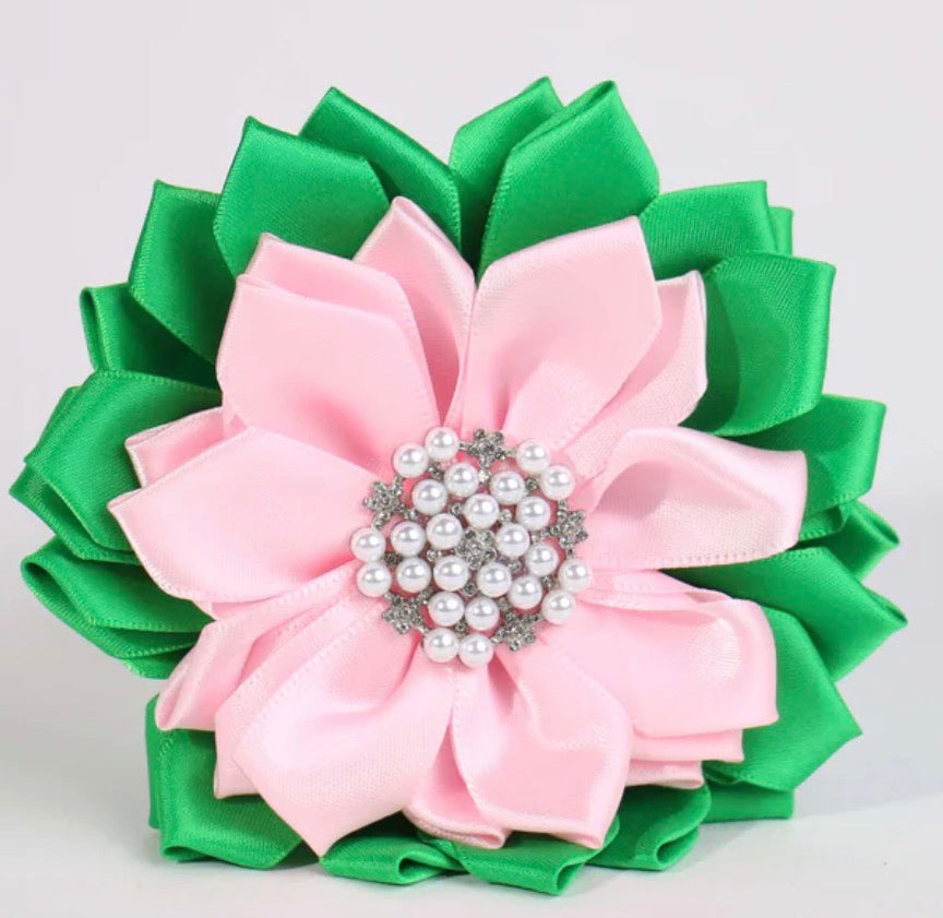 Flower brooch pin